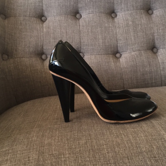 CoSTUME NATIONAL New Air Patent Pumps - Picture 2 of 6